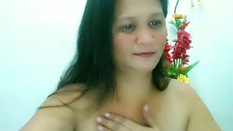 Snapshot of divinegrace10 chatting on 03/12/25, 03:13     Divine Grace Close To Your Hear online show from 03/12/25, 03:13
