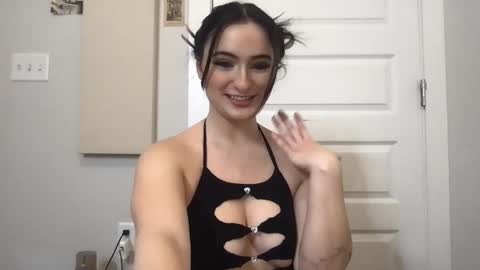 Snapshot of divinehips chatting on 01/12/25, 05:01 Divine Hips online show from 01/12/25, 05:01