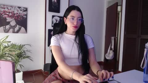 Hera online show from 02/16/26, 12:34