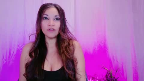 DivineLynn online show from 01/25/25, 02:25