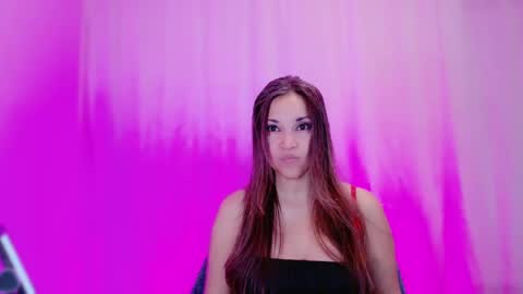 DivineLynn online show from 01/31/25, 03:44