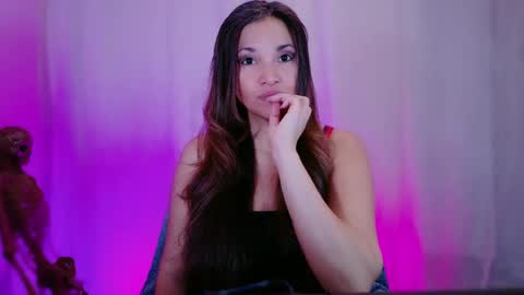 DivineLynn online show from 02/03/25, 01:51