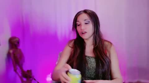 DivineLynn online show from 02/07/25, 12:28