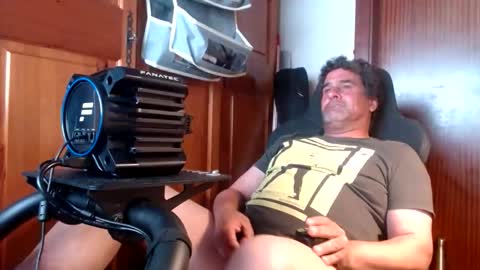 divitimido online show from 10/28/25, 12:36