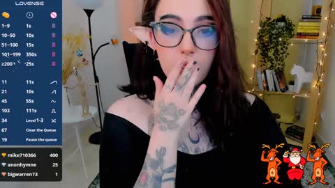 dixipixi_ online show from 12/26/24, 01:43