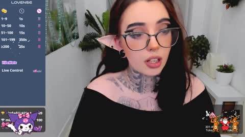 dixipixi_ online show from 12/28/24, 11:52