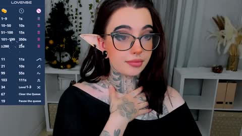 dixipixi_ online show from 12/30/24, 10:32