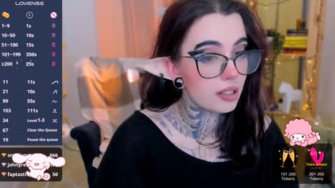 dixipixi_ online show from 01/18/25, 11:54