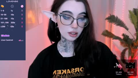 dixipixi_ online show from 01/23/25, 10:22