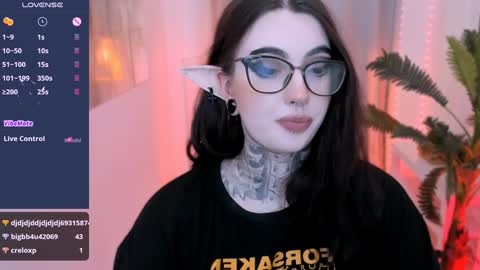 dixipixi_ online show from 01/23/25, 01:24