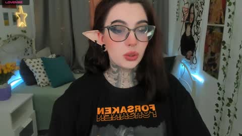 dixipixi_ online show from 02/02/25, 05:32