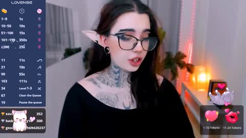 dixipixi_ online show from 03/09/25, 08:40