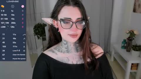 dixipixi_ online show from 09/27/25, 05:56