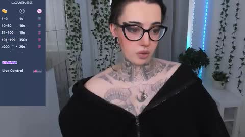 dixipixi_ online show from 03/27/26, 07:14