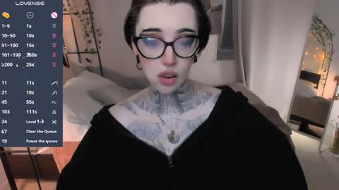 dixipixi_ online show from 05/28/26, 08:00