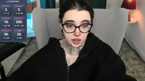 Snapshot of dixipixi_ chatting on 07/16/26, 10:21 dixipixi_ online show from 07/16/26, 10:21