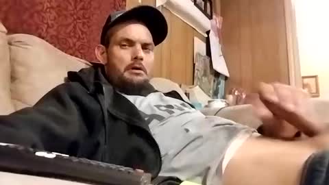 Snapshot of dixonbird41 chatting on 02/24/25, 03:42 dixonbird41 online show from 02/24/25, 03:42