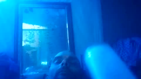 Snapshot of dixonbird41 chatting on 12/21/25, 09:27 dixonbird41 online show from 12/21/25, 09:27