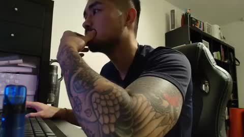 Snapshot of dixonhuang chatting on 09/20/25, 07:37 D online show from 09/20/25, 07:37