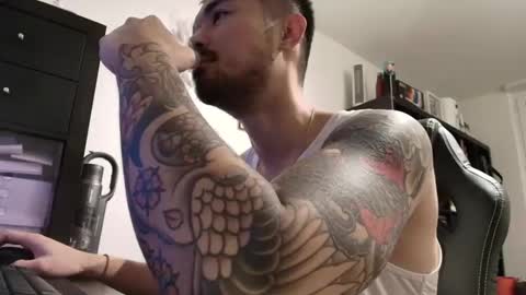 Snapshot of dixonhuang chatting on 09/23/25, 06:00 D online show from 09/23/25, 06:00