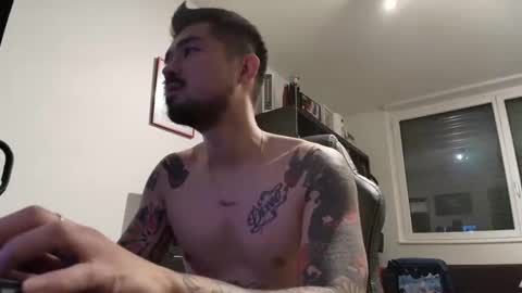 Snapshot of dixonhuang chatting on 11/15/25, 06:48 D online show from 11/15/25, 06:48