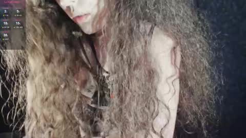 Snapshot of dizer_clop chatting on 10/29/25, 05:25 Dizer online show from 10/29/25, 05:25