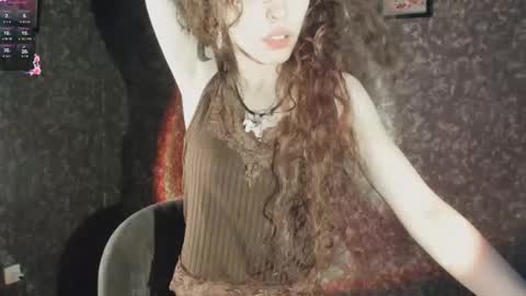 Snapshot of dizer_clop chatting on 11/25/25, 04:40 Dizer online show from 11/25/25, 04:40