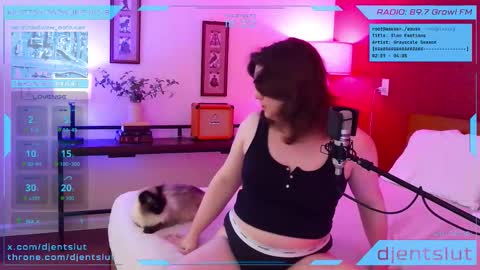 Snapshot of djentslut chatting on 02/27/26, 01:38 djentslut online show from 02/27/26, 01:38