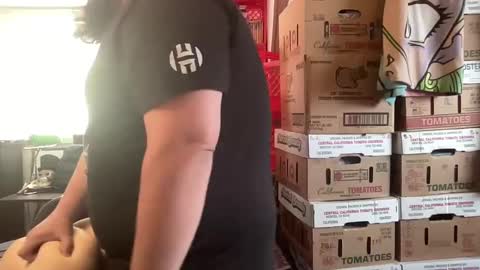 Snapshot of djfreeque chatting on 12/01/24, 06:52 djfreeque online show from 12/01/24, 06:52