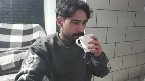 Snapshot of dmacedo96 chatting on 10/20/25, 04:13 AmigodotadoZL online show from 10/20/25, 04:13