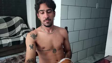 Snapshot of dmacedo96 chatting on 11/28/25, 05:04 AmigodotadoZL online show from 11/28/25, 05:04