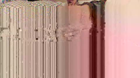 Snapshot of do4you2 chatting on 09/15/25, 01:11 do4you2 online show from 09/15/25, 01:11