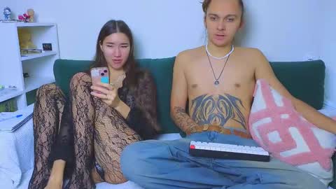 Snapshot of do_u_know_them chatting on 11/19/25, 10:48 Kirahe Mirashe online show from 11/19/25, 10:48