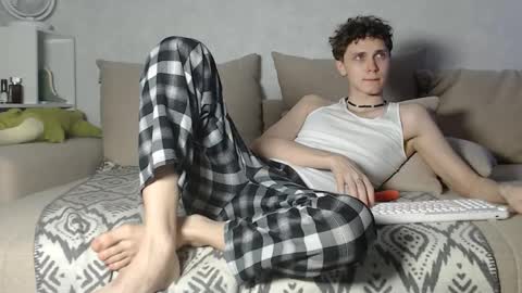 Snapshot of doedeeer chatting on 12/03/24, 04:14 Alex online show from 12/03/24, 04:14