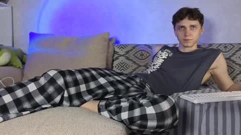 Snapshot of doedeeer chatting on 12/27/24, 05:59 Alex online show from 12/27/24, 05:59