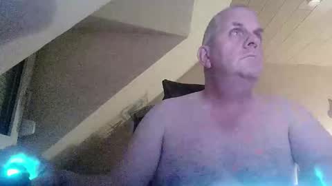 Snapshot of doggy2629 chatting on 10/27/25, 07:18 doggy2629 online show from 10/27/25, 07:18