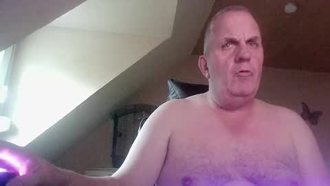 Snapshot of doggy2629 chatting on 10/28/25, 03:47 doggy2629 online show from 10/28/25, 03:47