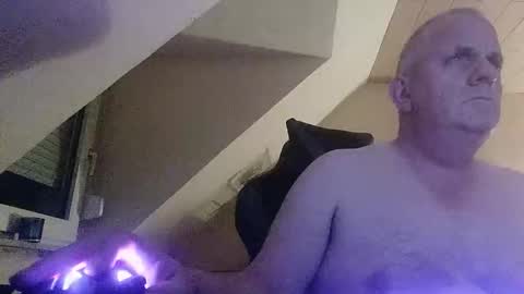 Snapshot of doggy2629 chatting on 10/29/25, 07:59 doggy2629 online show from 10/29/25, 07:59