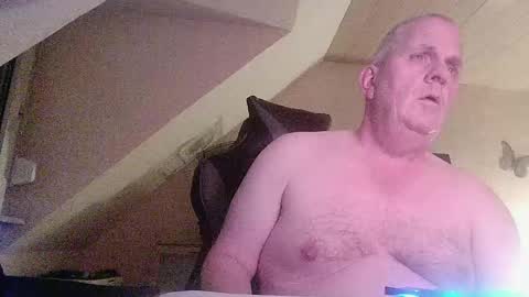 Snapshot of doggy2629 chatting on 11/11/25, 05:35 doggy2629 online show from 11/11/25, 05:35