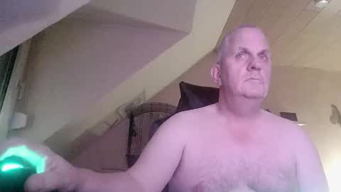 Snapshot of doggy2629 chatting on 11/29/25, 08:01 doggy2629 online show from 11/29/25, 08:01