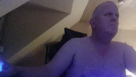 Snapshot of doggy2629 chatting on 12/19/25, 04:58 doggy2629 online show from 12/19/25, 04:58