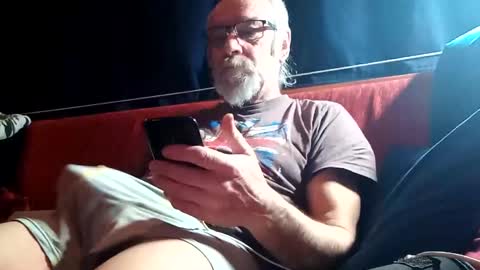 Snapshot of doghouseblue chatting on 01/24/25, 04:49 doghouseblue online show from 01/24/25, 04:49