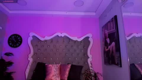 Snapshot of dolarcity760752 chatting on 11/21/25, 06:12 dolarcity760752 online show from 11/21/25, 06:12