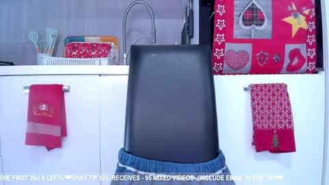 Snapshot of dolce4you69 chatting on 12/29/24, 08:11 Dea----IF YOU WANT TO SUPPORT ME -Purshase subscribtions scroll BIO  THANK YOU LOVE - online show from 12/29/24, 08:11