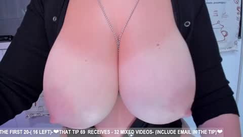 Snapshot of dolce4you69 chatting on 01/07/25, 05:12 Dea----IF YOU WANT TO SUPPORT ME -Purshase subscribtions scroll BIO  THANK YOU LOVE - online show from 01/07/25, 05:12