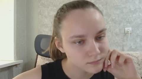 dolcezza_ online show from 06/17/26, 11:34
