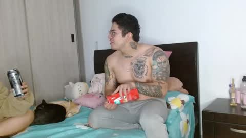 Auro and Santiago online show from 02/04/25, 03:22