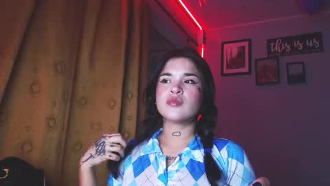 Snapshot of doll_and_thebrown chatting on 11/24/25, 01:49 doll_and_thebrown online show from 11/24/25, 01:49