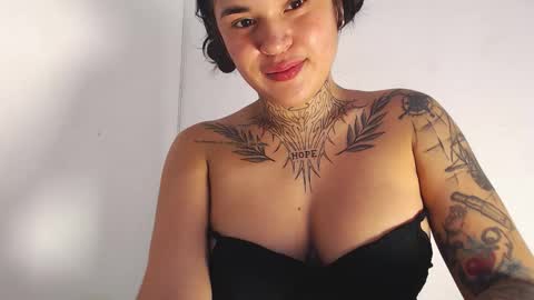 Snapshot of doll_and_thebrown chatting on 12/18/25, 04:51 doll_and_thebrown online show from 12/18/25, 04:51