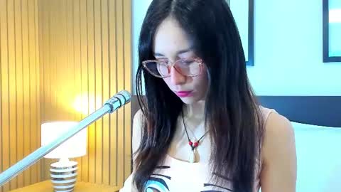 Snapshot of doll_bella_ chatting on 07/07/26, 07:40 Bella online show from 07/07/26, 07:40